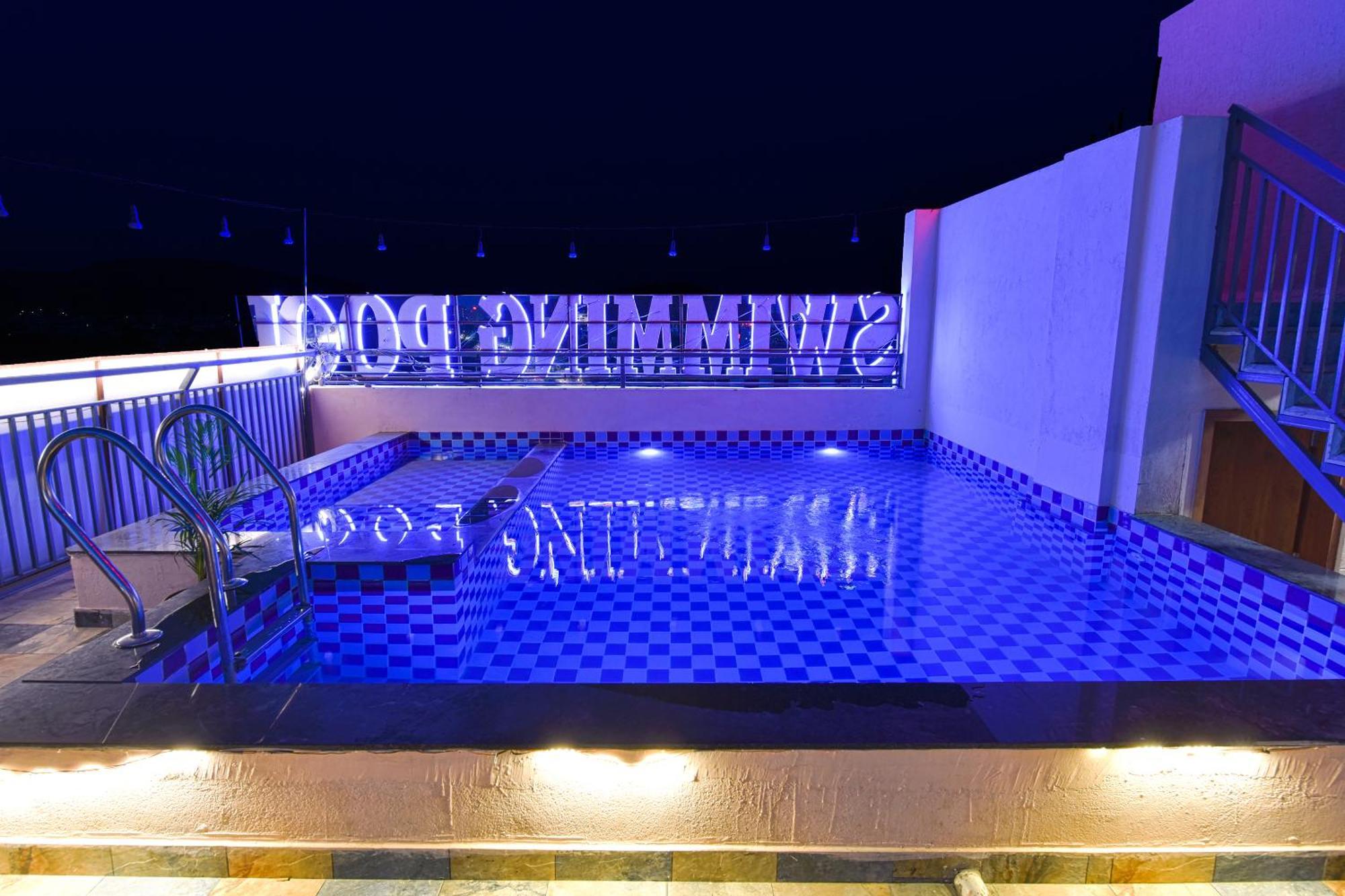 Hotel Remark Udaipur Exterior photo